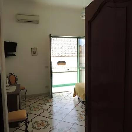 La Tavolozza Gæstehus Positano